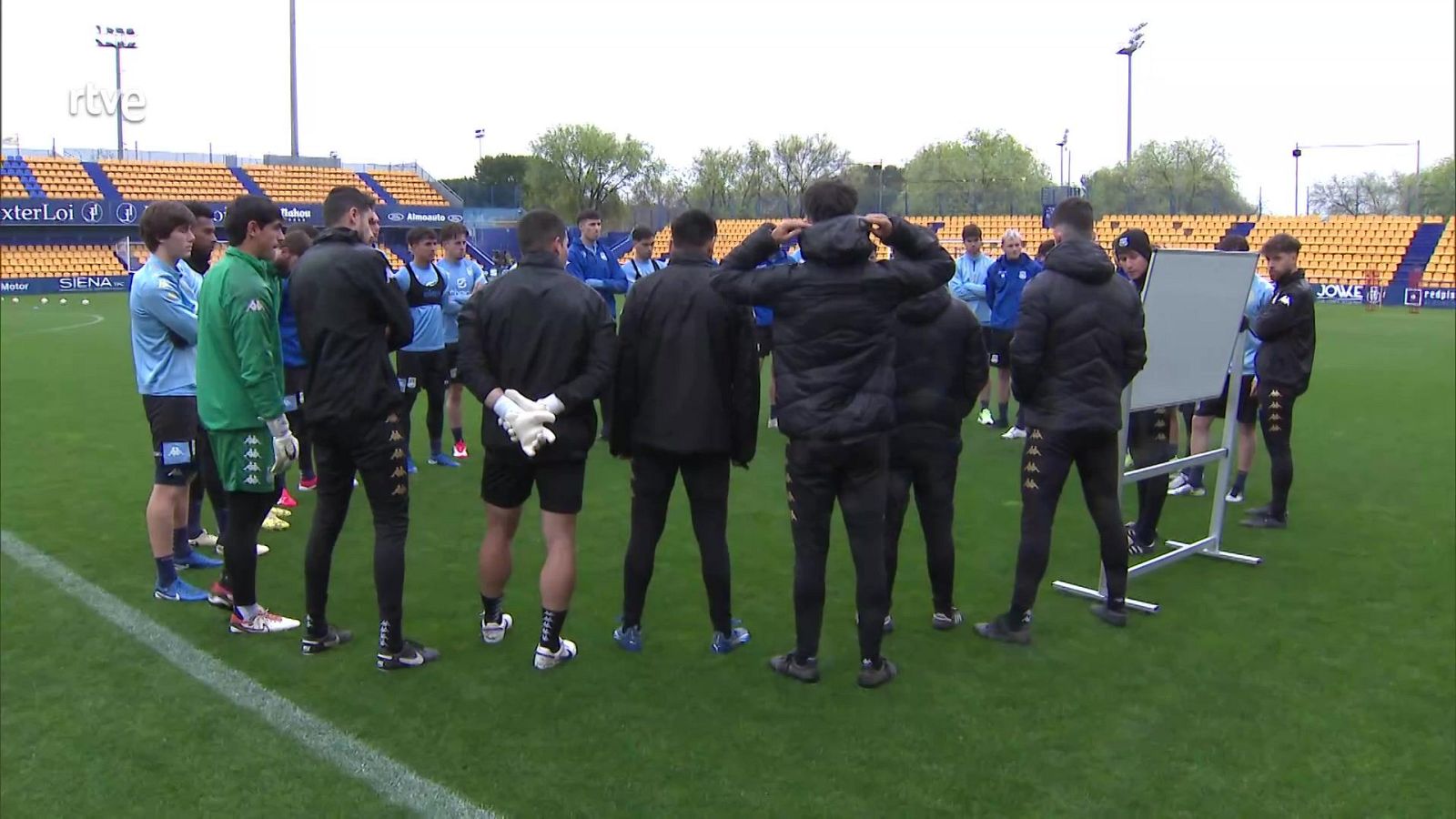 De profesión, futboleros - Aquí hay trabajo | Ver