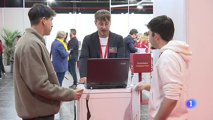  - Alumnos de Comercio Internacional del IES Maestre de Calatrava sale de las aulas para unirse al equipo del Centro de Negocios de FENAVIN