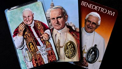 Las tiendas de recuerdos del Vaticano se preparan vender merchandising de Len XIV