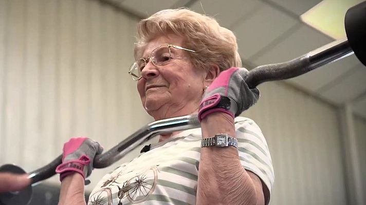 La familia de la tele - Tere, la Yaya fit