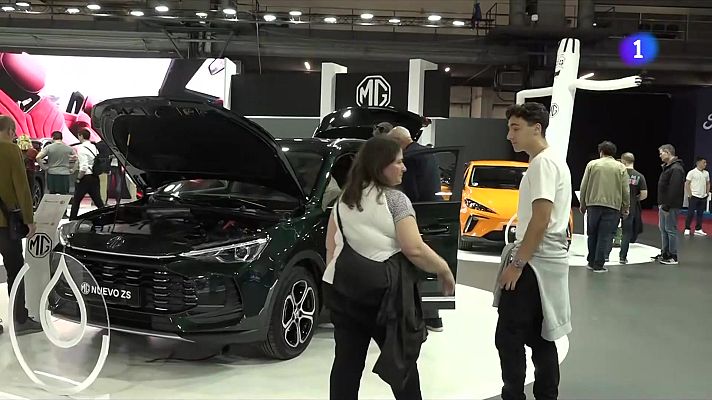 L'Informatiu - El Saló de l'Automòbil 2025 impulsa l'electromobilitat a Barcelona
