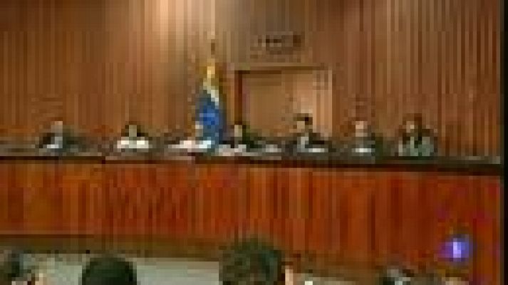 Telediario 1 - Toma de posesión en Venezuela