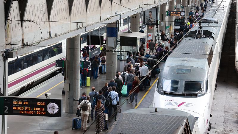 Retrasos por una incidencia técnica en un AVE Madrid-Sevilla - Fin de semana 24h | Ver
