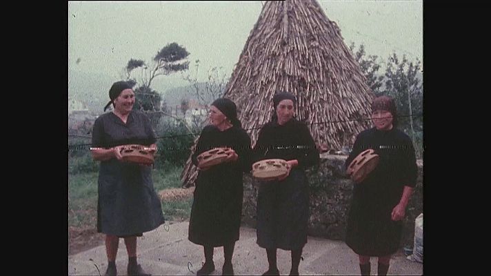 Telexornal - Galicia - La poesía popular oral de las ‘cantareiras’