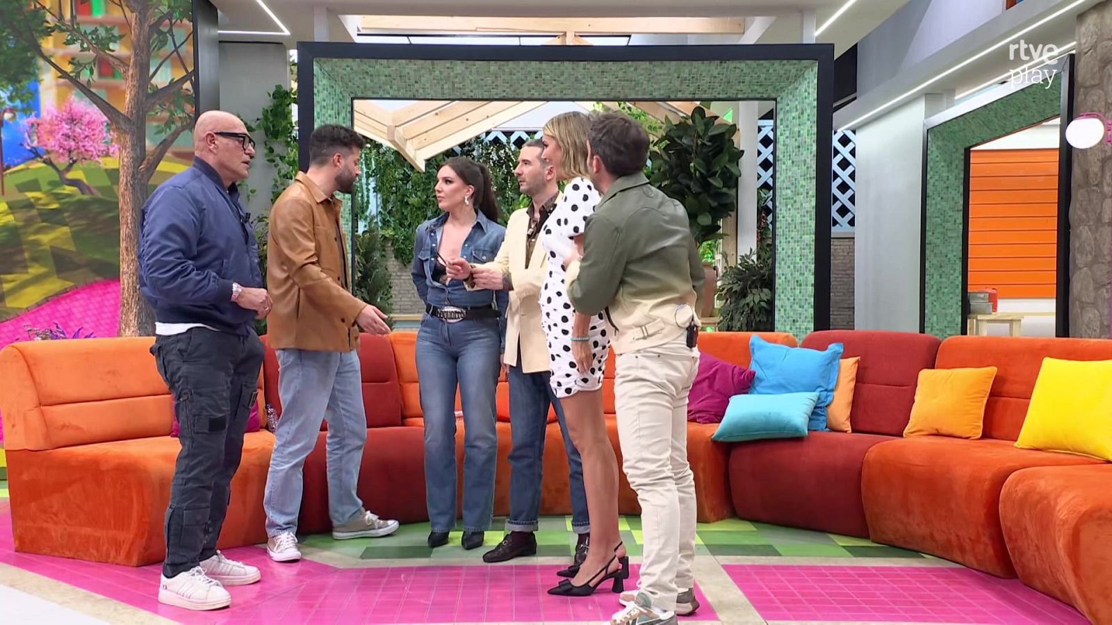 La familia de la tele - Programa 6: Entreacto - ver ahora