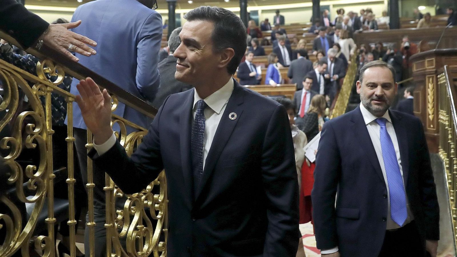Salen a la luz nuevos mensajes entre Sánchez y Ábalos - Telediario Matinal | Ver