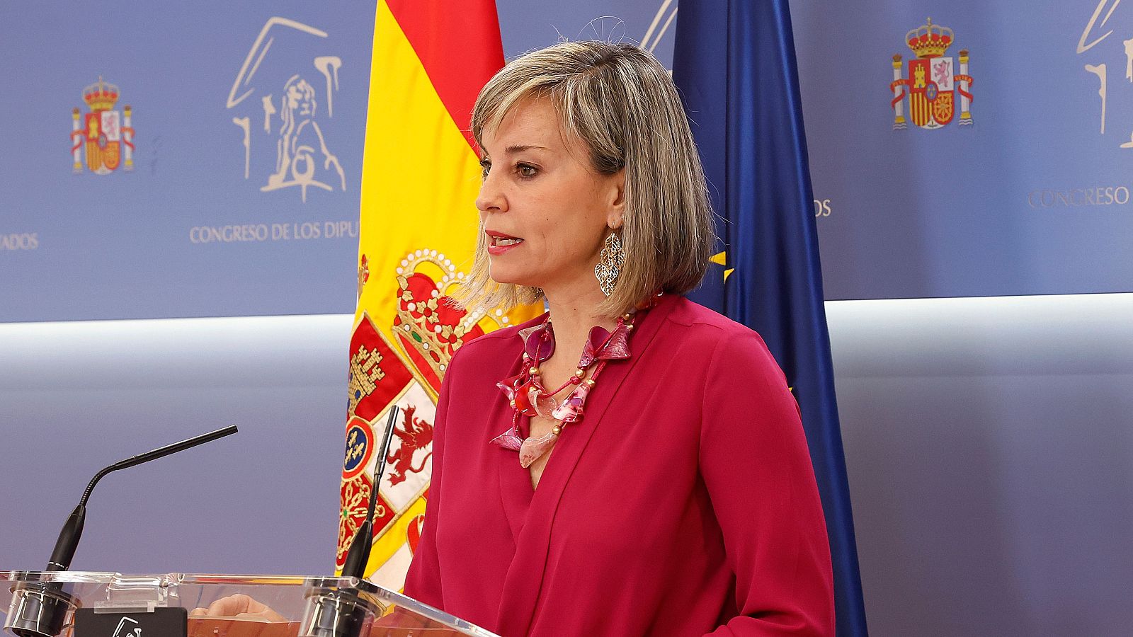 Bronca en la sala de prensa del Congreso - Telediario 1 | Ver