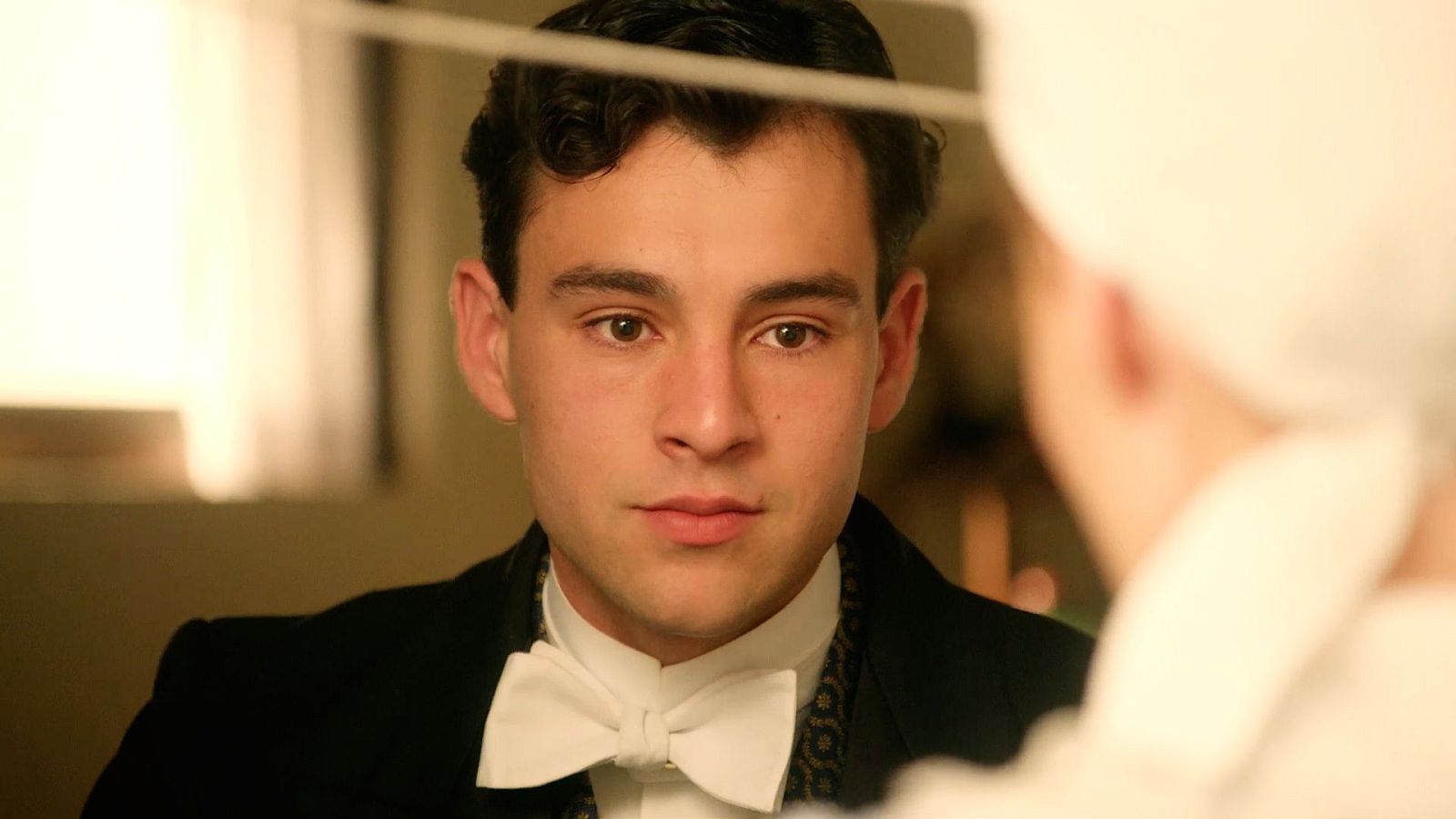 Xavi Lock: Así es Curro de 'La Promesa' en el siglo XXI