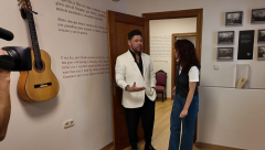 Miguel Poveda devuelve la voz de Federico García Lorca a una de sus casas en Granada