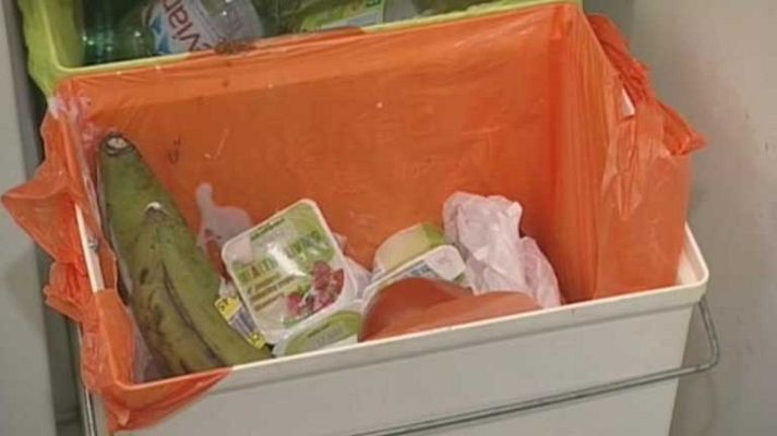 Telediario 1 - Desperdicio de basura