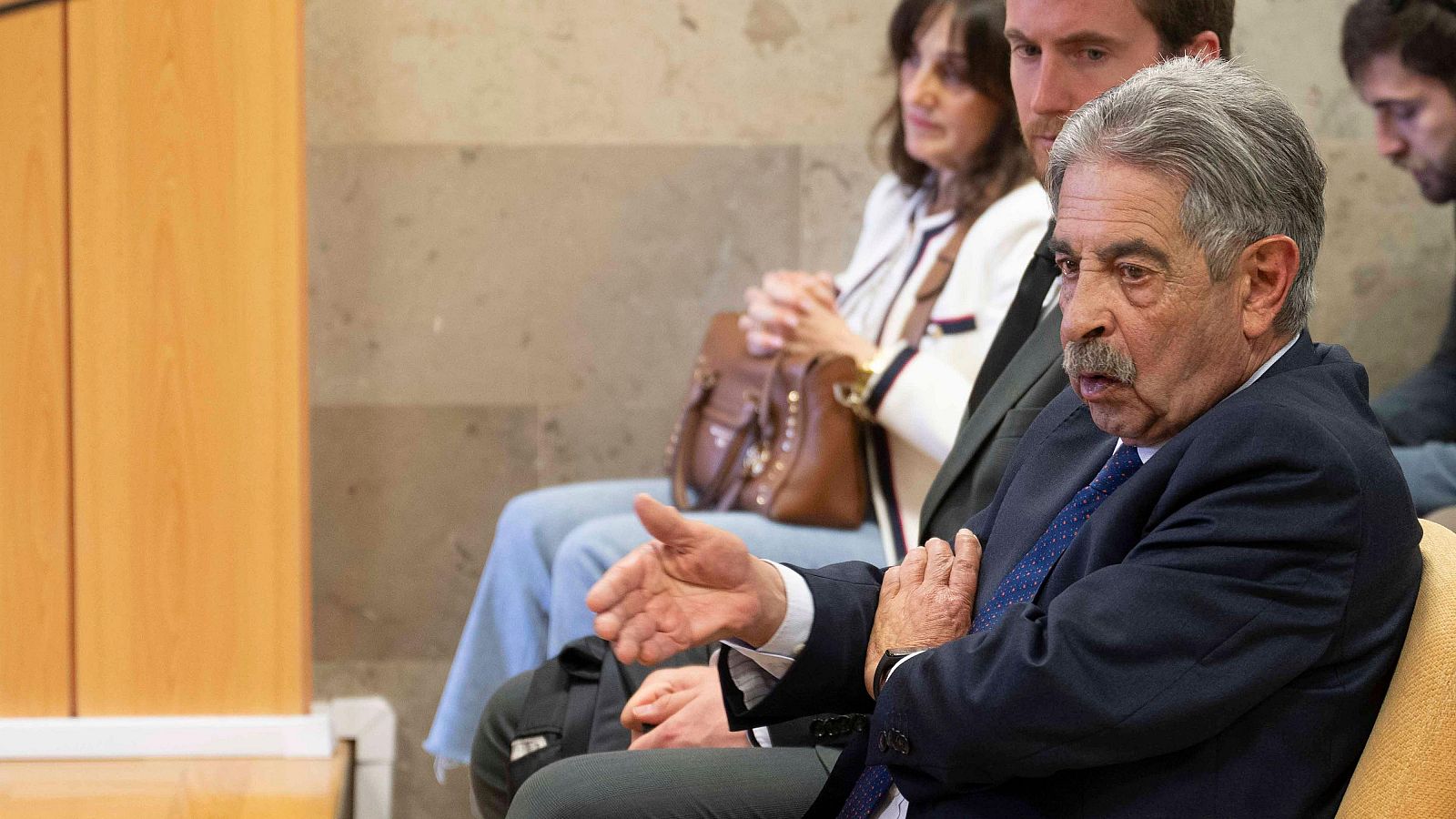 Revilla no se retracta y el acto de conciliación con el rey emérito acaba sin acuerdo: "Yo no he mentido"