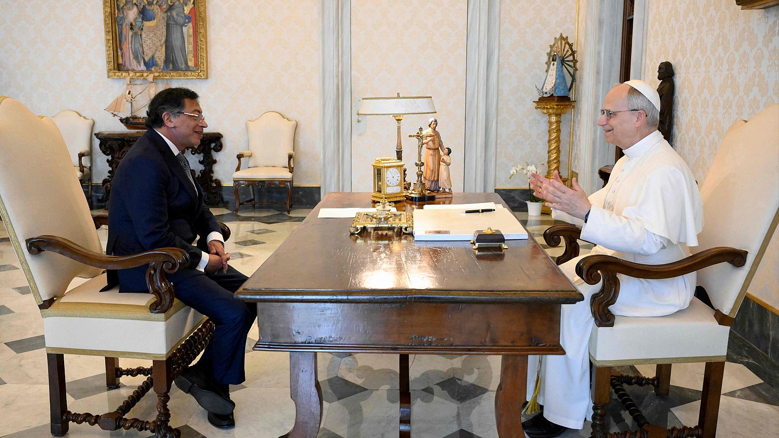 Petro estudia retomar las conversaciones de paz con el ELN - La tarde en 24h | Ver