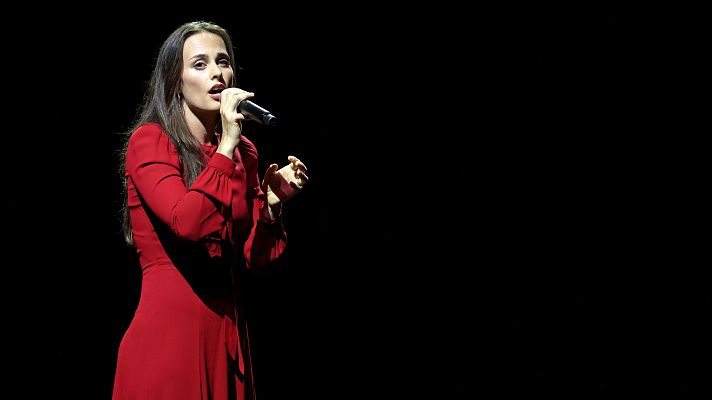 Telediario 2 - La cantante Sophie Auster actúa en Barcelona y Binissalem como parte de su gira mundial