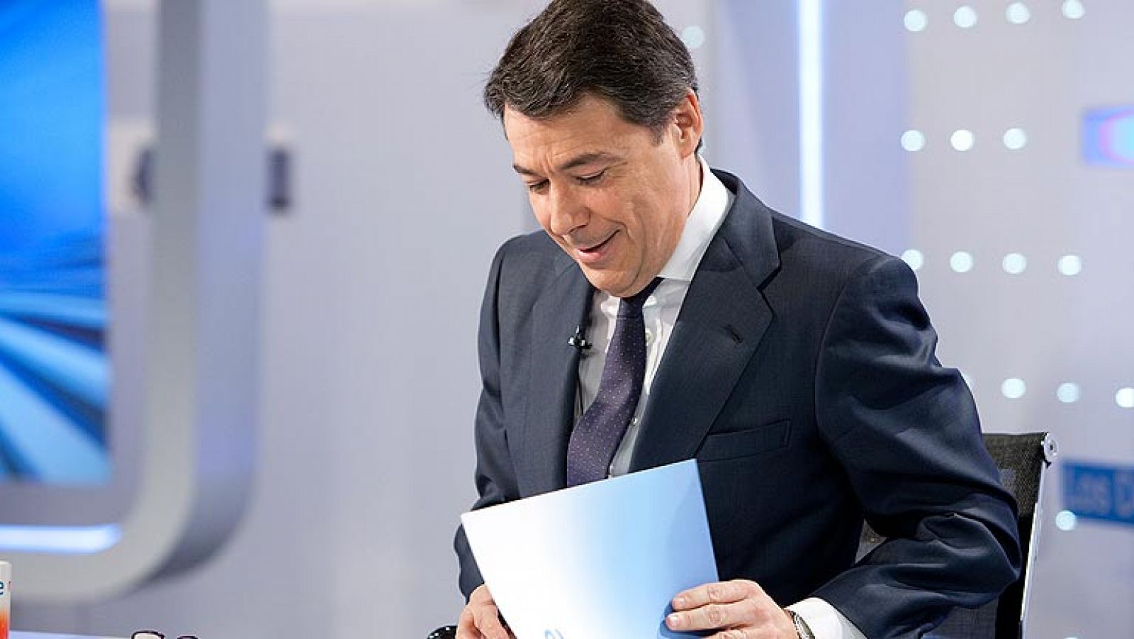 González defiende a Güemes: "Fue consejero de Sanidad hace cuatro años" - Los desayunos | Ver