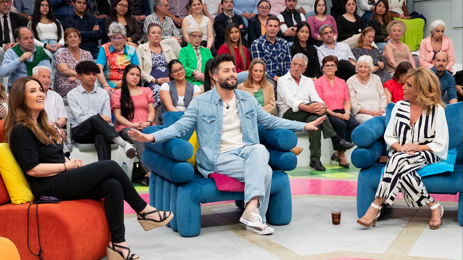 La familia de la tele - Programa 12: Entreacto - ver ahora