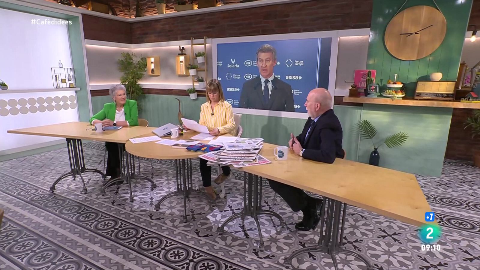 Gemma Nierga entrevista l'exfutbolista. Parlem de l'amnistia al TC. I Mercè Martínez, Ivan Labanda i Andreu Gallén presenten projecte