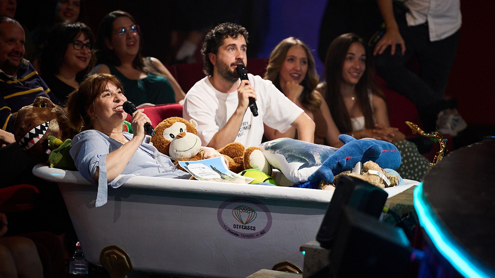 La Revuelta | ¿Un día mundial de los cementerios? - La Revuelta | Ver