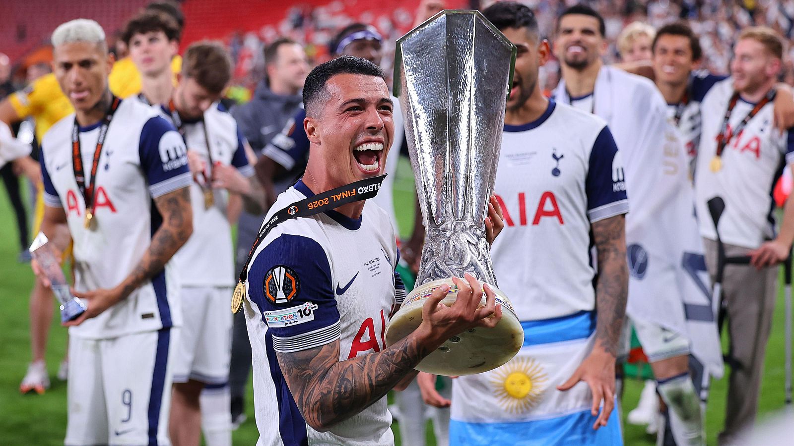 Pedro Porro: "San Mamés va a quedar en mi memoria por esta noche" - Fútbol | Ver