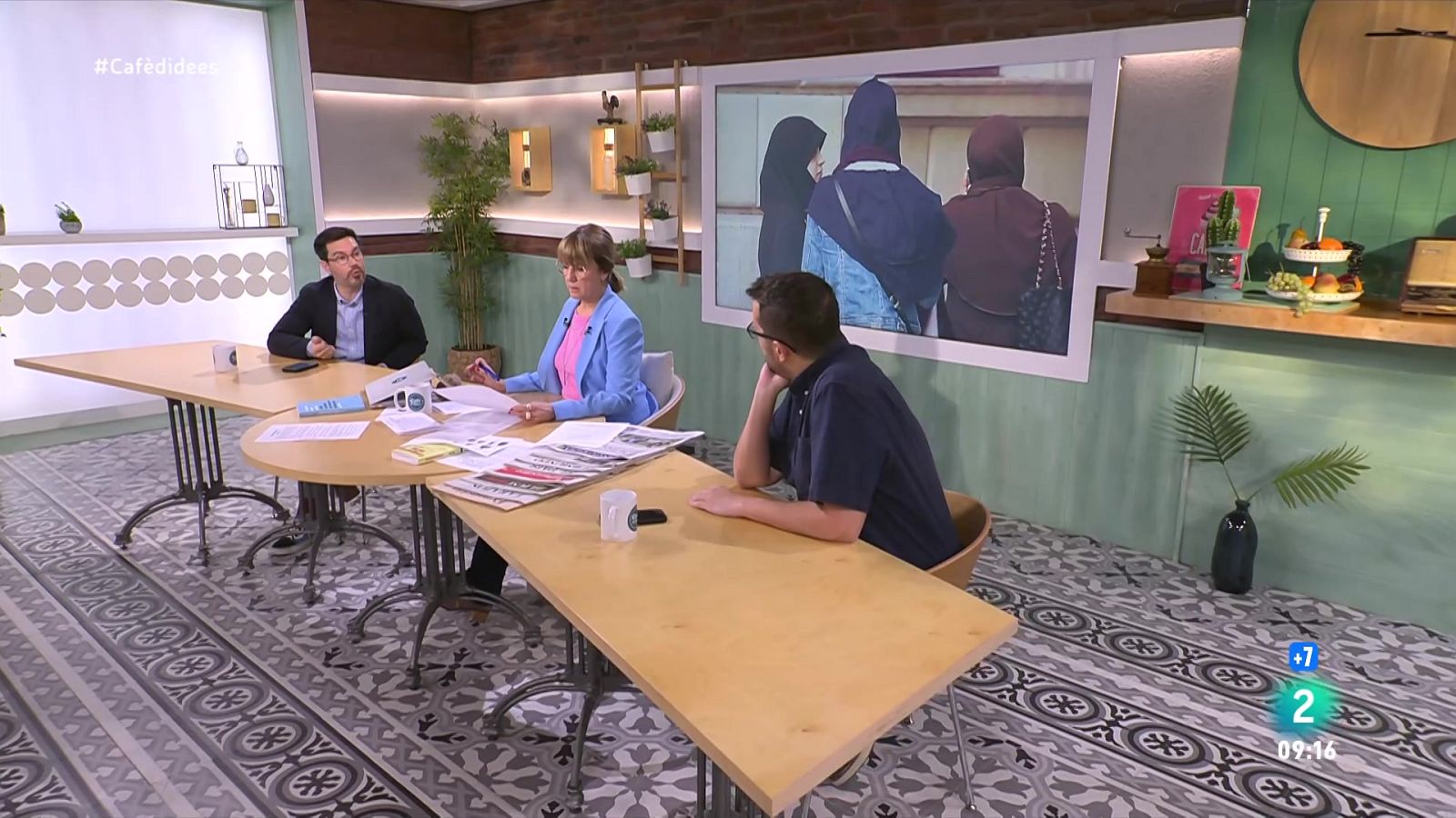 Gemma Nierga entrevista l'exalcalde de Barcelona. Parlem de Gaza amb la UNRWA a Espanya. I el ninotaire presenta llibre de Perich