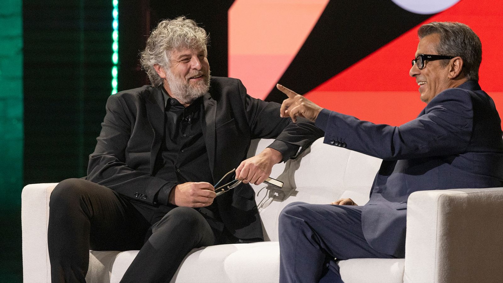 Futuro imperfecto - raúl cimas, computadora y pirata