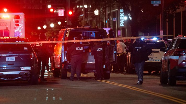 Telediario 1 - Asesinados a tiros dos miembros de la embajada israelí en Estados Unidos