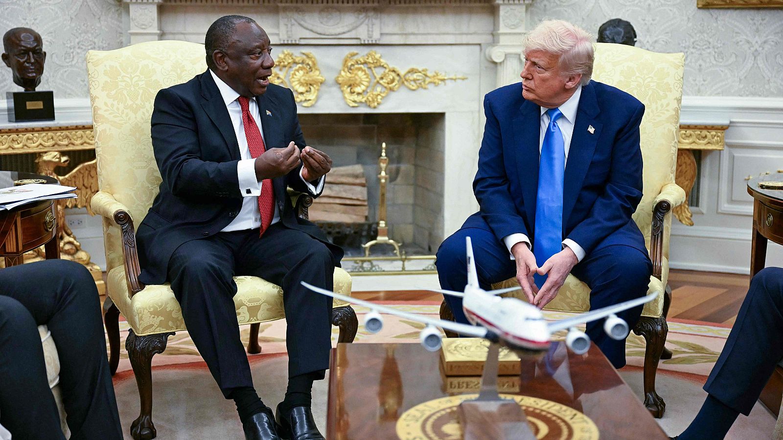 Trump acusa al Sudáfrica de genocidio blanco | Ver
