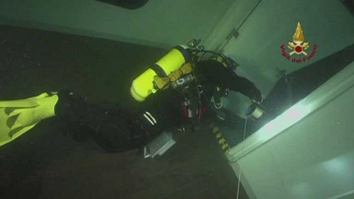 Telediario 1 - Ocho imputados del Costa Concordia