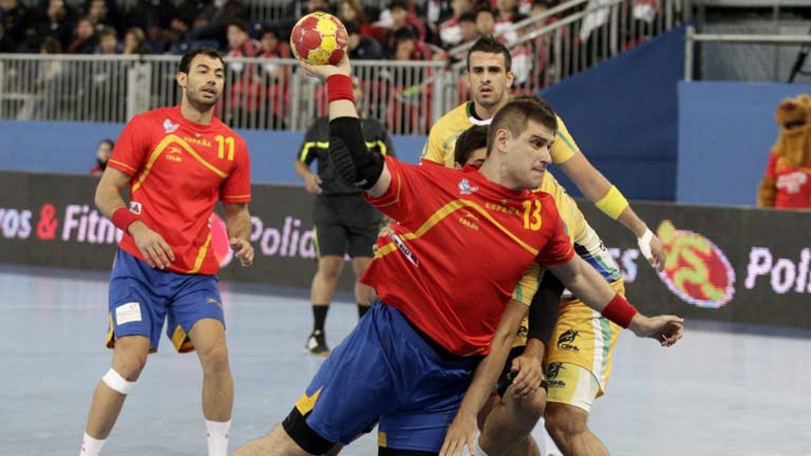 Arranca el mundial de balonmano, con España entre las favoritas. Para los supersticiosos, se ha puesto de moda en el equipo nacional un juego de cartas que ya acompañó los exitos de otras selecciones: la pocha.