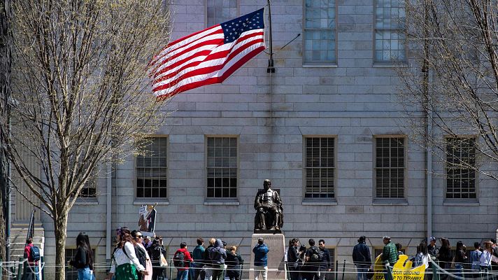 Telediario 1 - Los españoles en Harvard viven con incertidumbre el veto de Trump a los alumnos extranjeros
