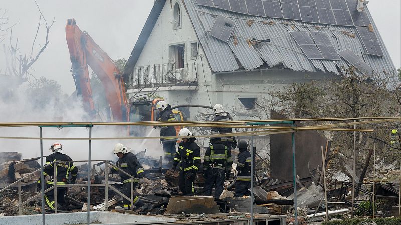 Ucrania denuncia uno de los mayores ataques aéreos rusos desde que empezó la guerra | Ver