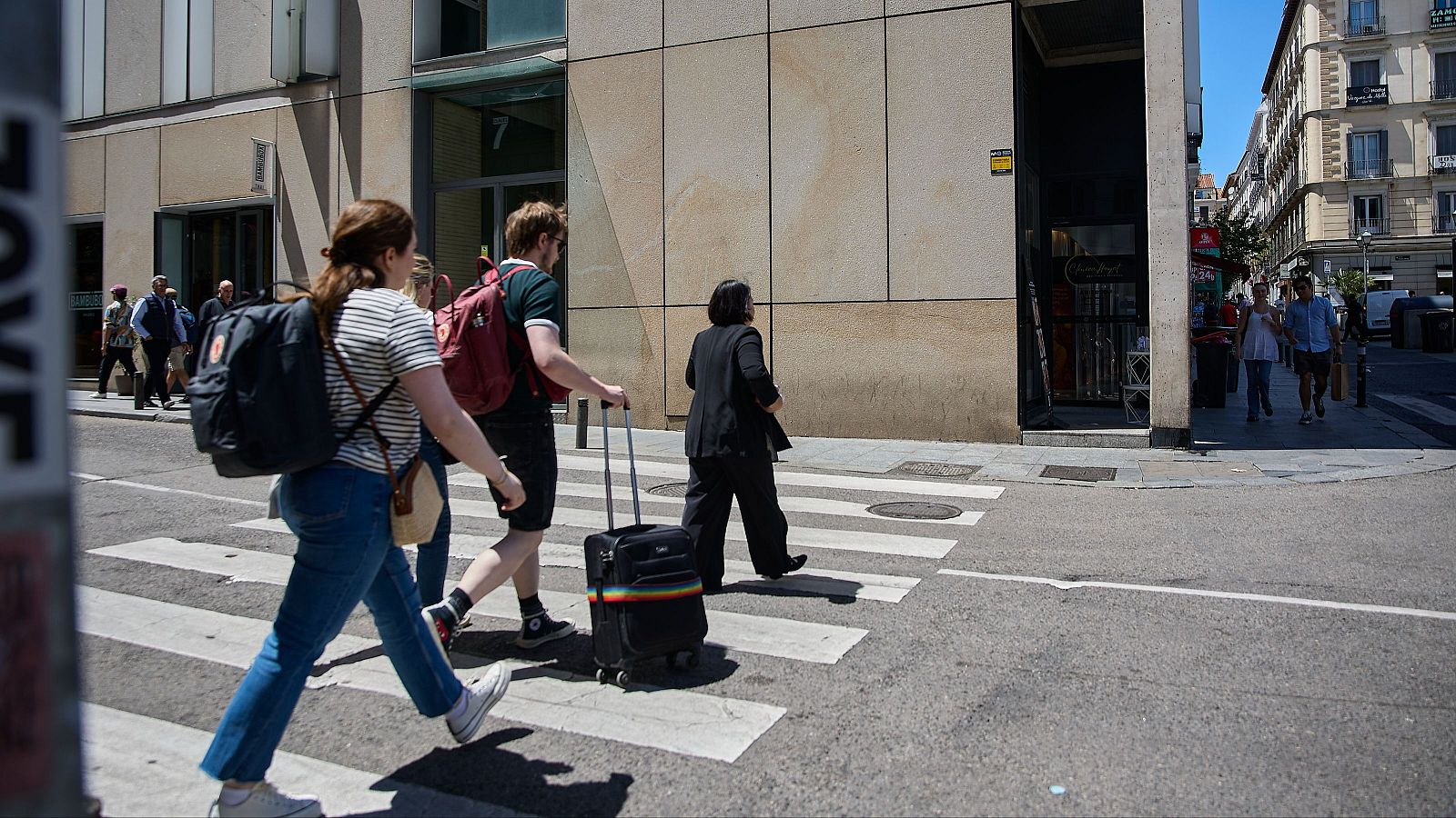 Los pisos turísticos se extienden a la periferia de las ciudades | Ver
