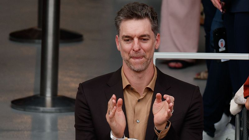 Pau Gasol, emocionado en el homenaje a Rafa Nadal en Roland Garros - Tenis | Ver