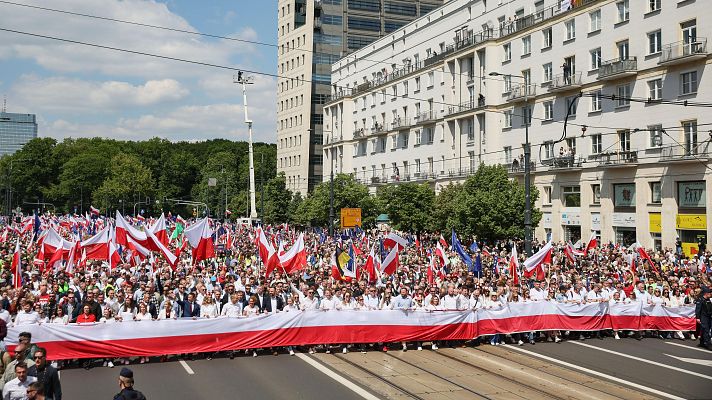 Fin de semana 24h - Las calles de Varsovia, escenario de dos marchas convocadas por los dos candidatos a presidente de Polonia