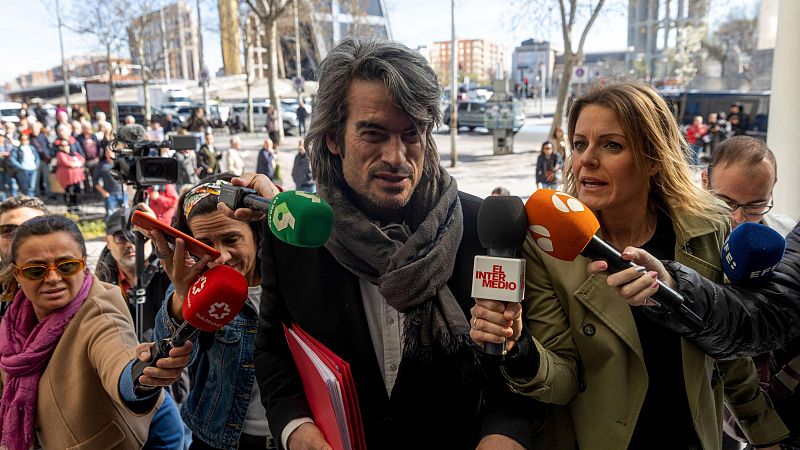 Tres ex cargos de Madrid declaran como investigados - La hora de La 1 | Ver