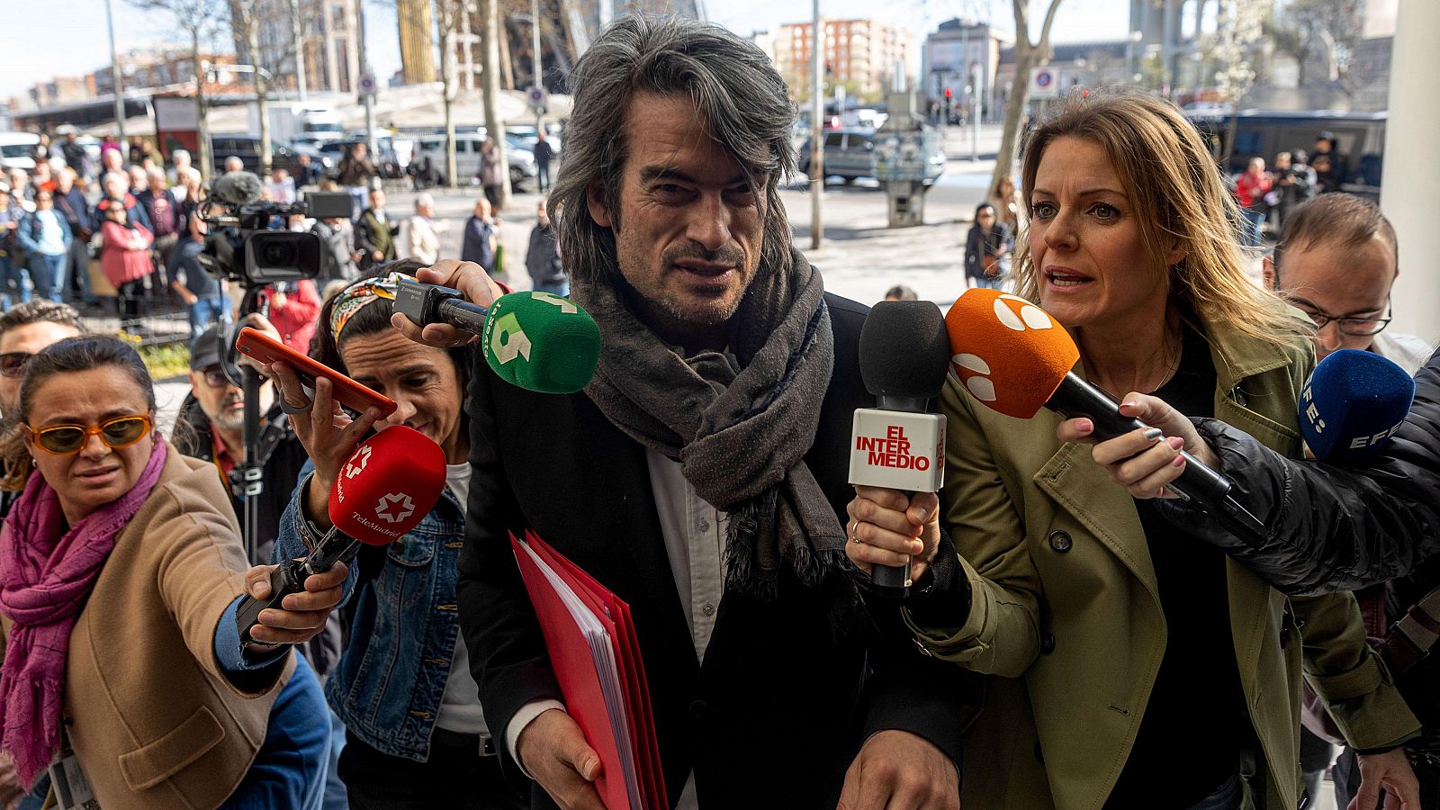 Imputados ex cargos de la comunidad de Madrid tras la querella impuesta por la asociación 7921 - La hora de La 1 | Ver