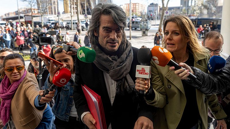Imputados ex cargos de la comunidad de Madrid tras la querella impuesta por la asociación 7921 - La hora de La 1 | Ver