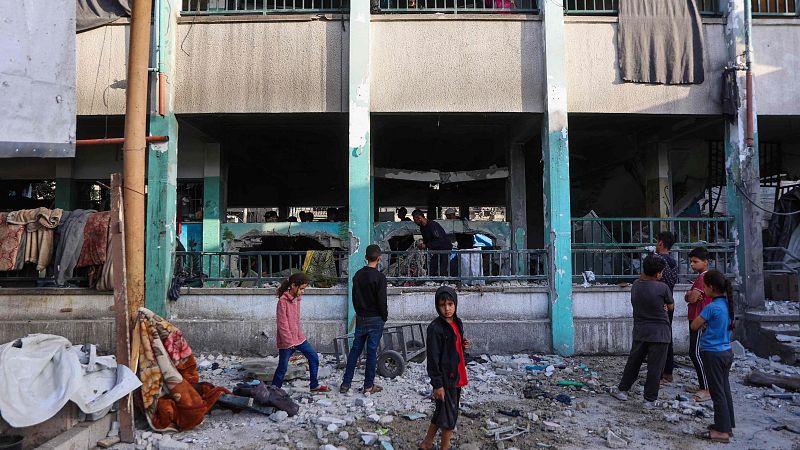 Guerra en Gaza: Israel mata a 30 personas en una escuela - Informativo 24h | Ver