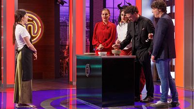 Clara se emociona agradecida por estar en MasterChef