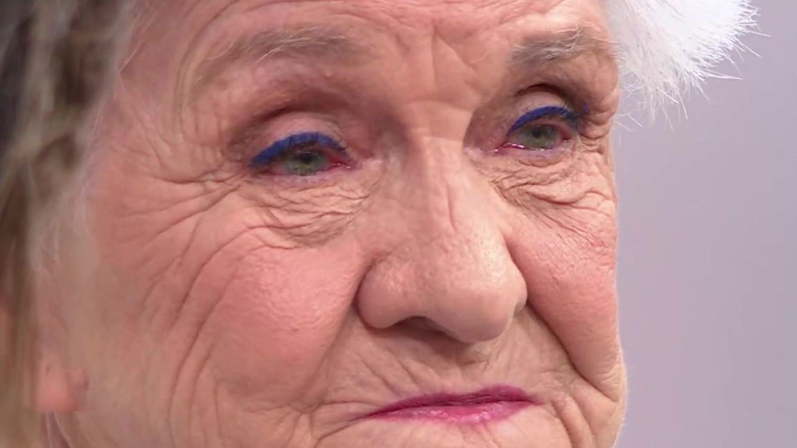 Recibe su pensión de orfandad a los 92 años - Mañaneros 360 | Ver