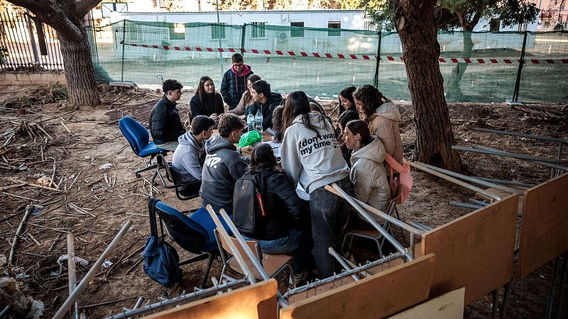 El reto de enfrentarse a la selectividad tras la dana - Telediario 2 | Ver