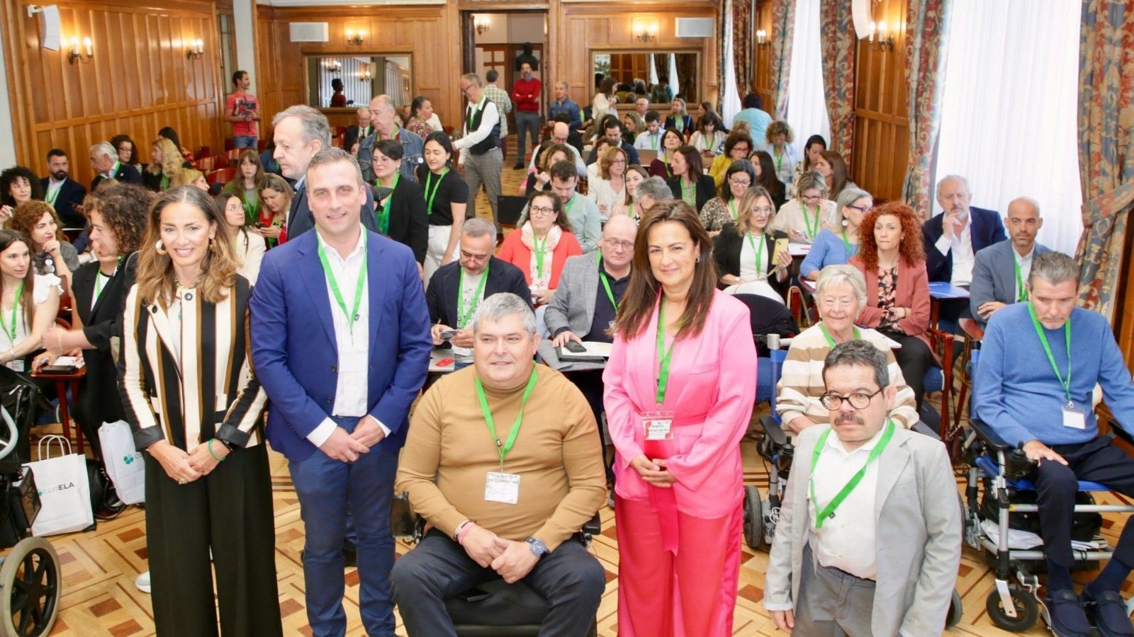 Los enfermos de ELA muestran su "frustración" tras no hacerse efectiva la Ley - Informativo 24h | Ver