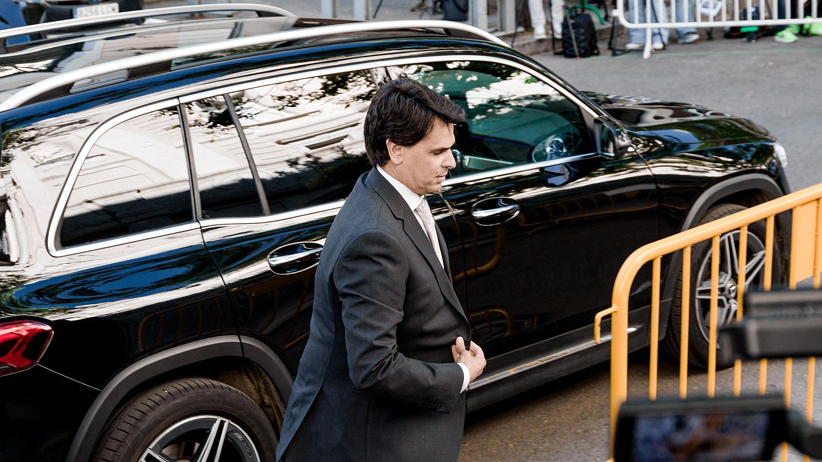 González Amador, procesado por fraude y falsificación documental | Ver