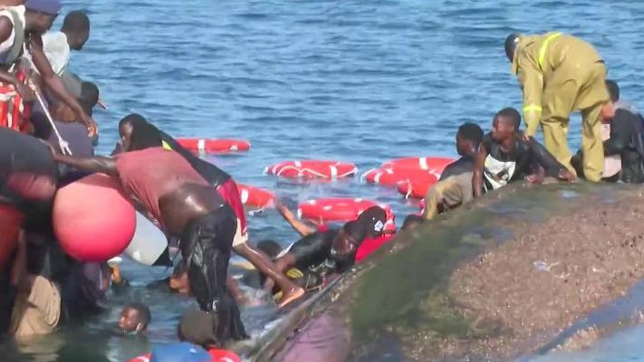 Telediario 2 - El día después de la tragedia que ha dejado siete muertos en El Hierro: "Que vengan y encima se te mueran no es lo normal"