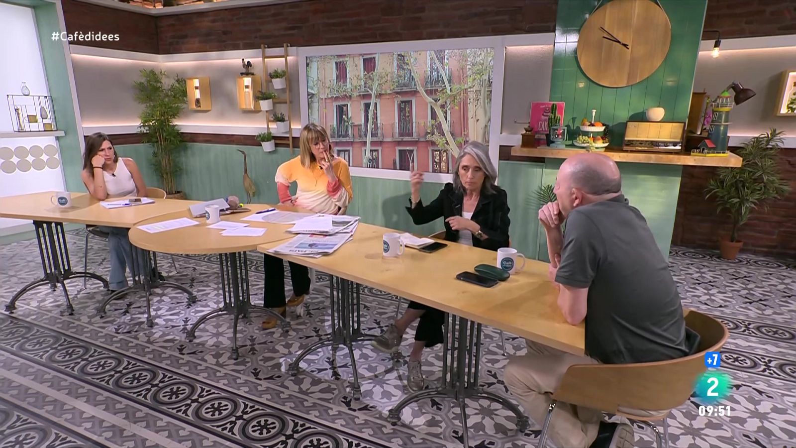 Gemma Nierga entrevista el portaveu de Junts a Barcelona. Parlem de morts al mar amb Open Arms. I l'actor presenta pel·lícula