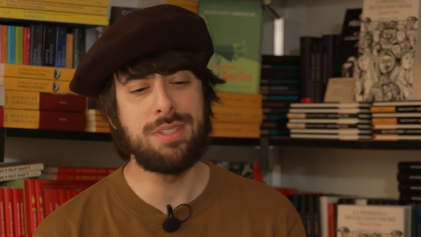 Conversación con David Uclés sobre su gran éxito editorial:  'La península de las casas vacías'
