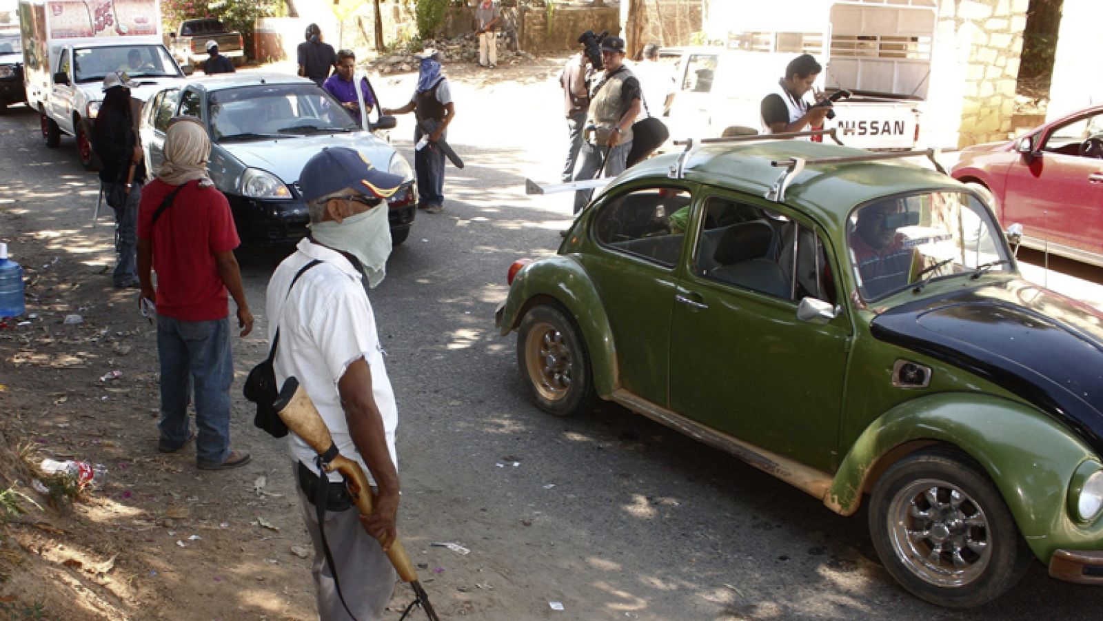 Una campaña en México cambia armas por ordenadores, bicicletas, dinero o comida