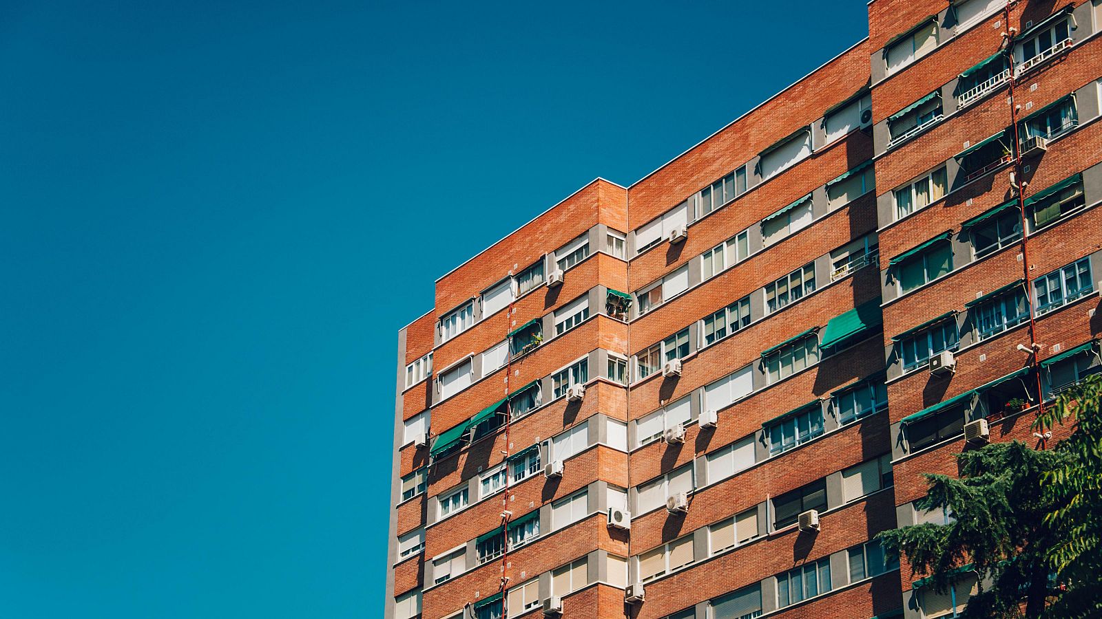 El euríbor cae al 2,08% en mayo y abarata las hipotecas variables