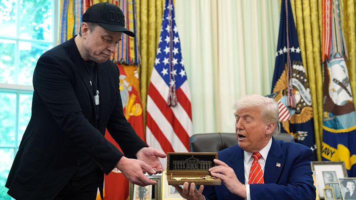 Telediario 2 - Trump elogia a Musk en su despedida de la Casa Blanca: "Su servicio a Estados Unidos ha sido incomparable"