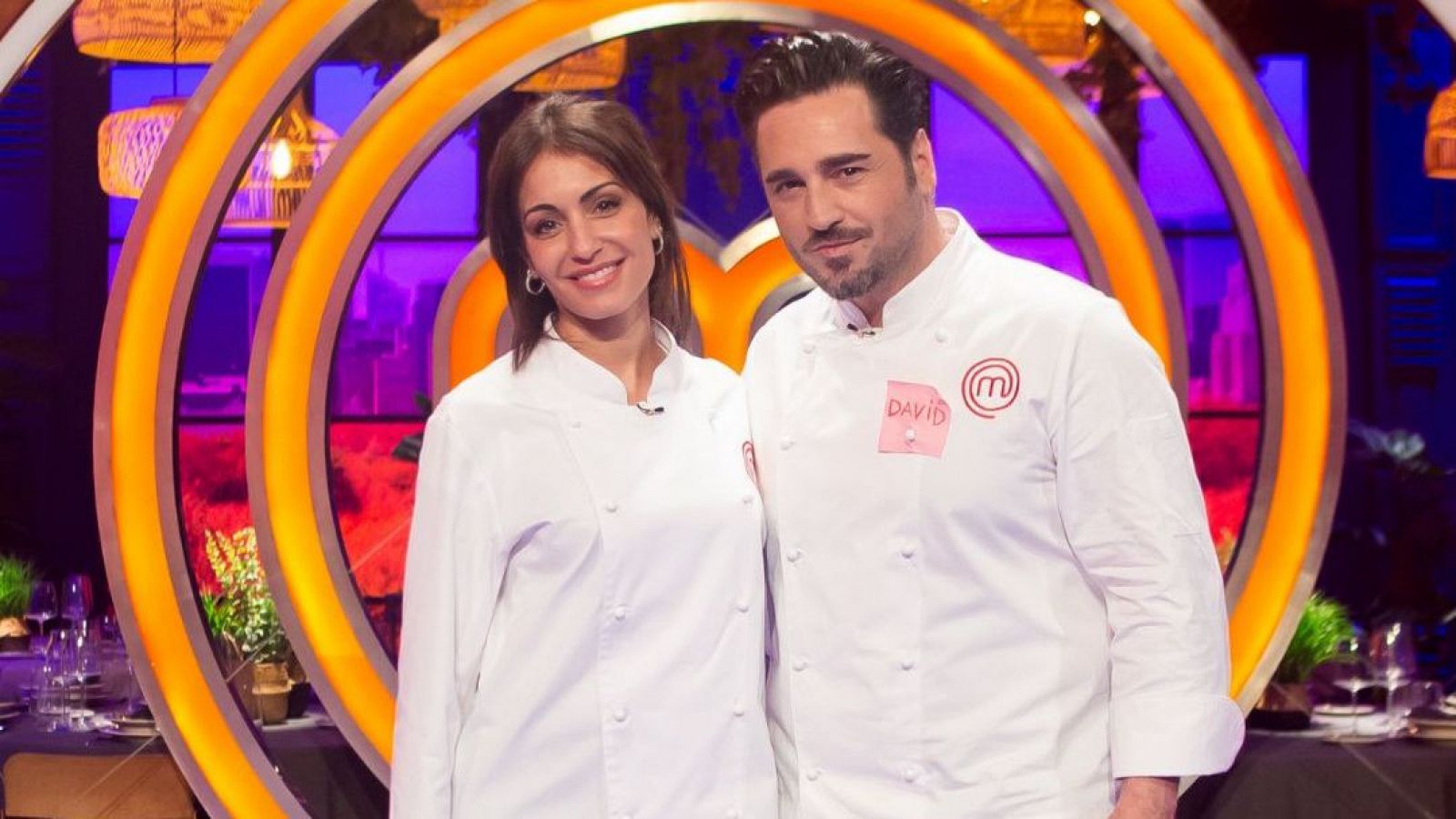 Hiba Abouk y David Bustamante enamoran a los aspirantes de MasterChef 13