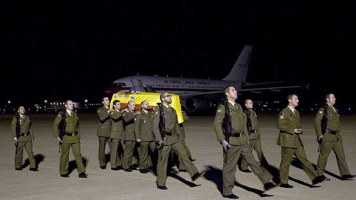 Informativo 24h - Llegan a Zaragoza los restos mortales del sargento David Fernández Ureña, muerto en Afganistán